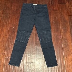 Gap skinny dark blue jeans cool knee detail